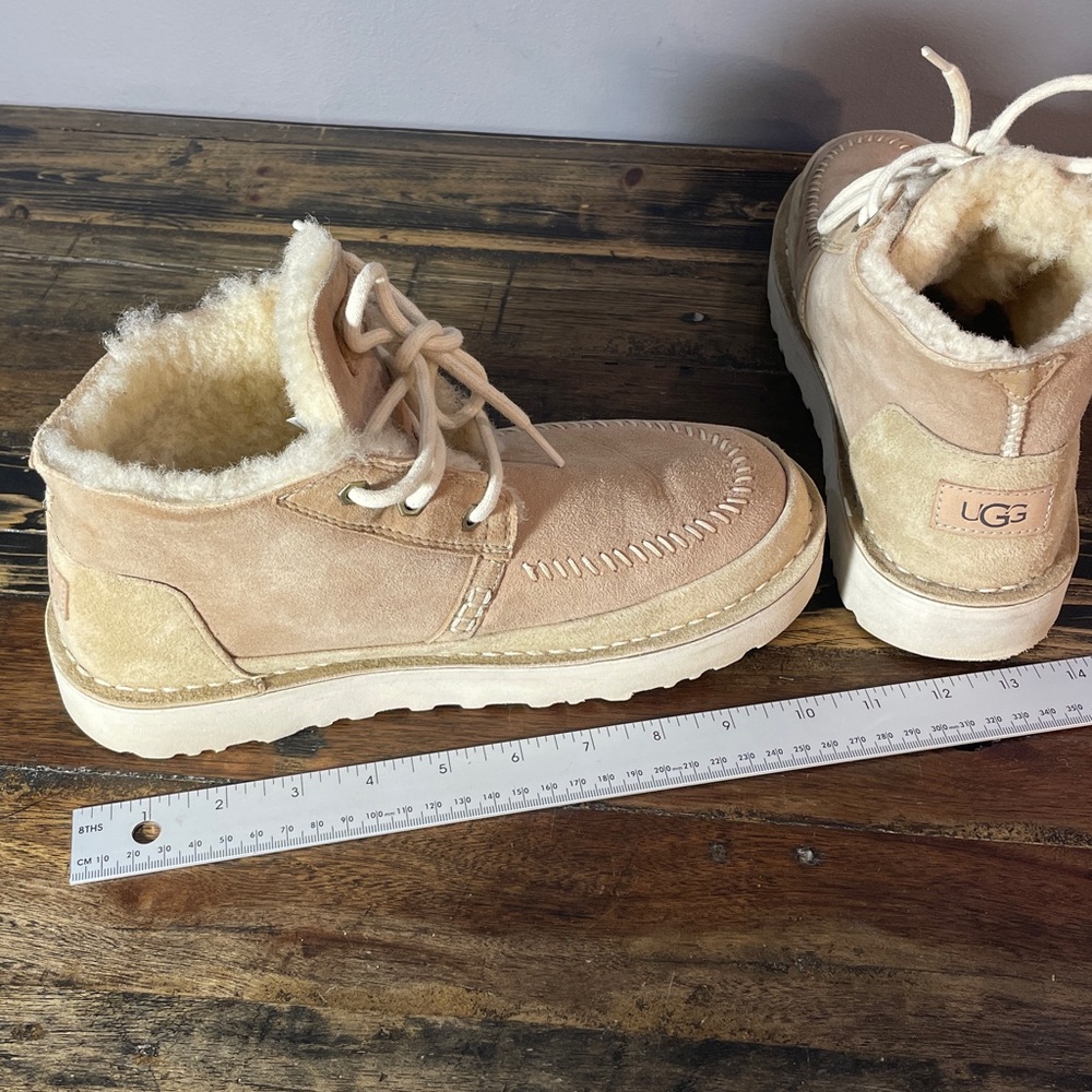 UGG Tan Ankle Boots with Cream Shearling Lining 39.5 like new condition - Picture 12 of 17